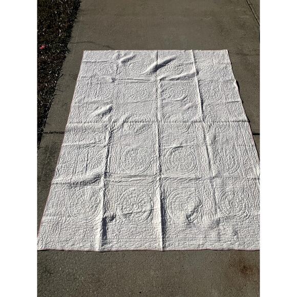 Mabel's 1945 Pink & White Dresden Plate Feedsack Floral Quilt - Picture 6 of 6